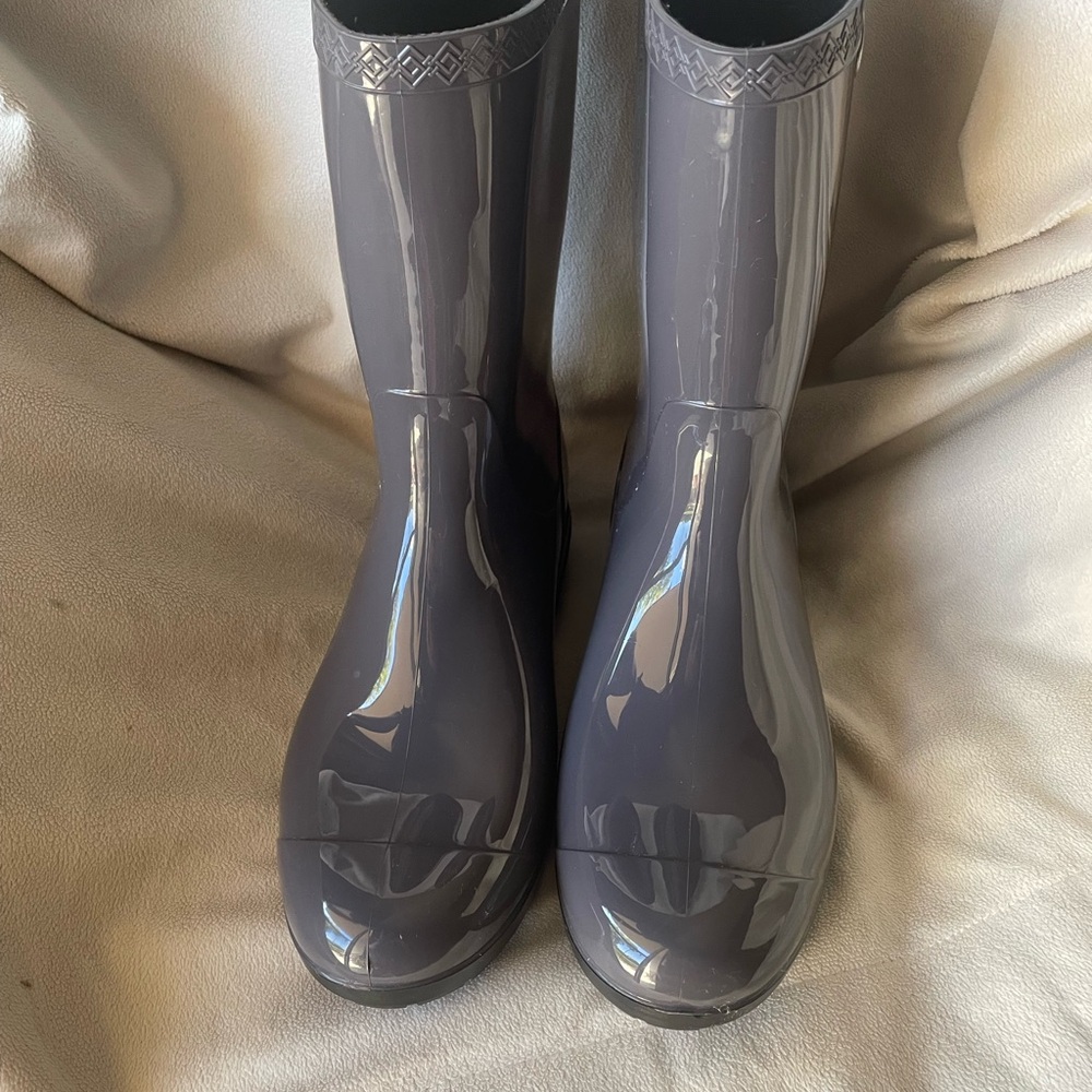 UGG  Rain Boots - Picture 2 of 13